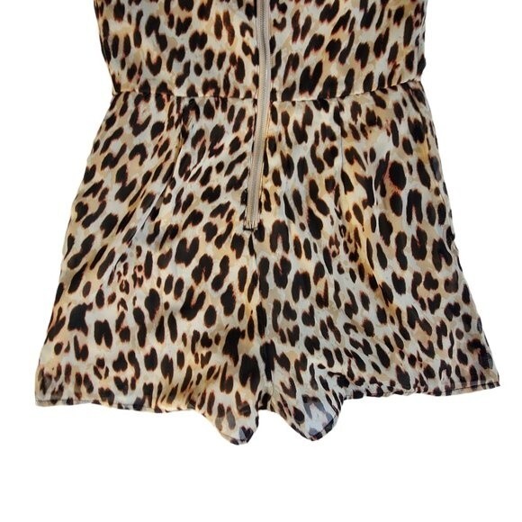 Material Girl Natural Leopard spaghetti strap shorts romper sz S - Picture 6 of 12